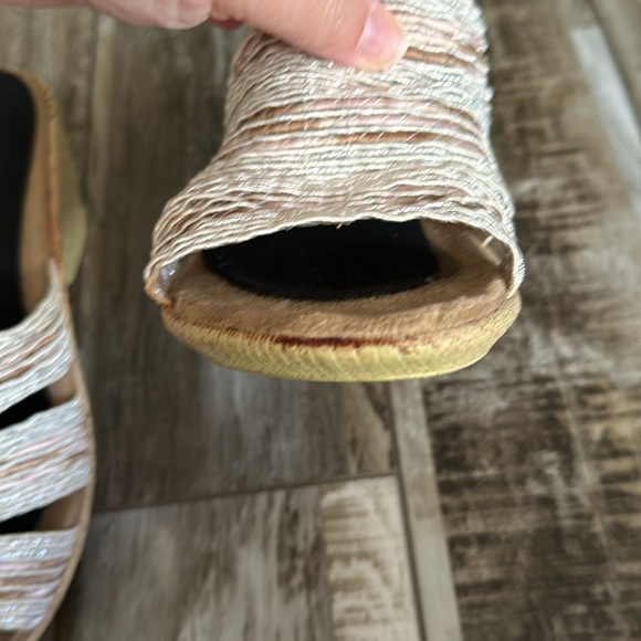 Shoes 8.5 - Picture 7 of 8